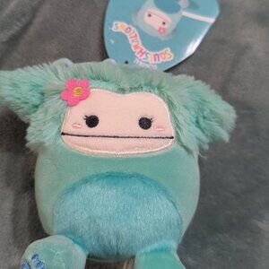 flower Joelle  big foot squishmallow clip